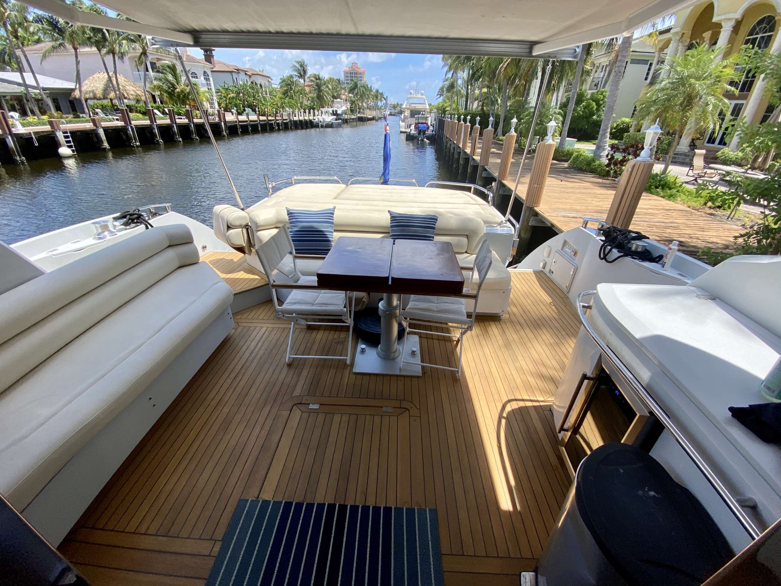 Charter Yacht ALMA - Sunseeker 66 - 2 Cabins - Nassau - Exumas -Bahamas