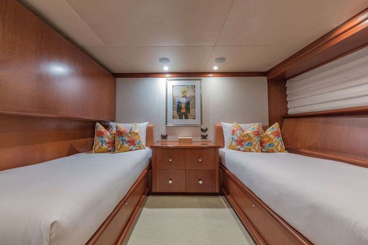 Charter Yacht AT LAST - Heesen 145 - 5 Cabins - 2017 - Nassau - Staniel Cay - Exumas