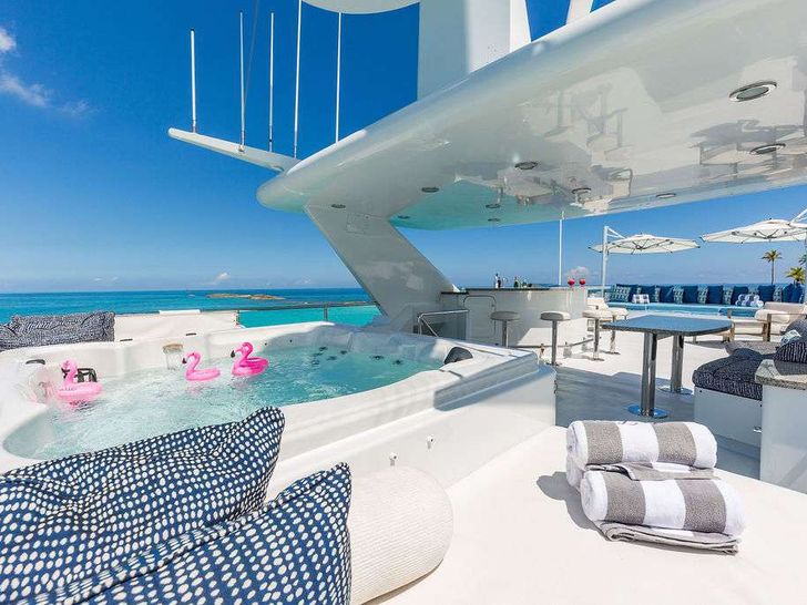 AT LAST - Sun Deck with Jacuzzi AT LAST - Sun Deck with Jacuzzi