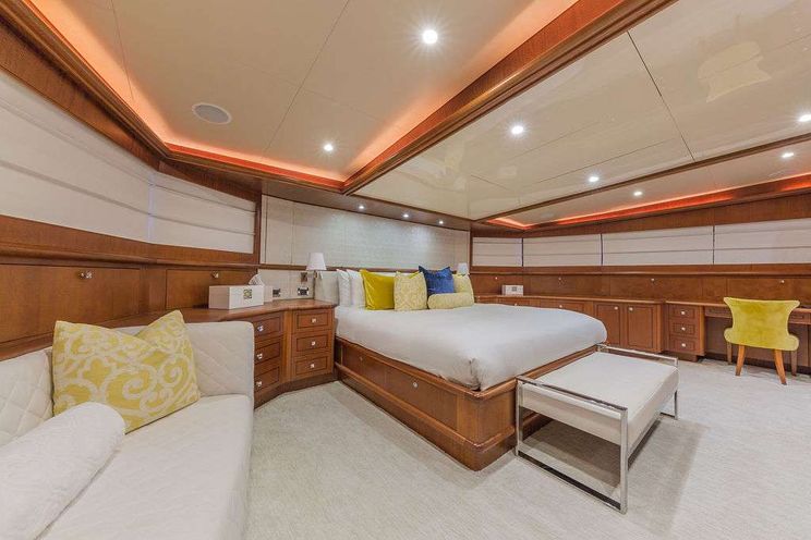 Charter Yacht AT LAST - Heesen 145 - 5 Cabins - 2017 - Nassau - Staniel Cay - Exumas