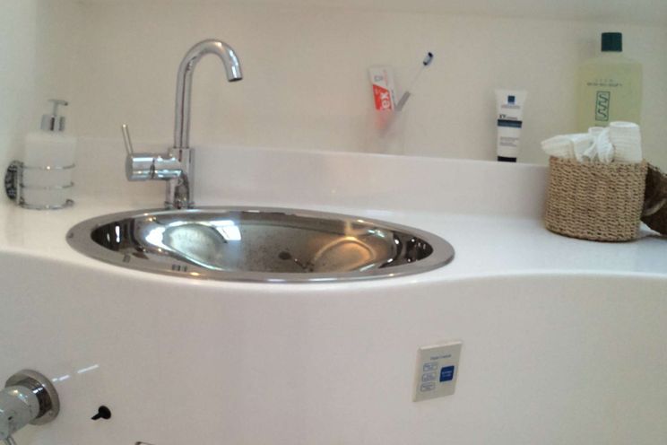 Charter Yacht UHURU - Van Peteghem-Lauriot Prevost 57ft - 3 Cabins - Athens - Mykonos - Paros - Cyclades - Greece