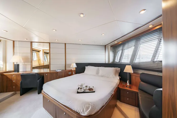 Charter Yacht LAZY P - Sunseeker Manhattan 70 - 4 Cabins - Cannes - Monaco - St Tropez - Portofino