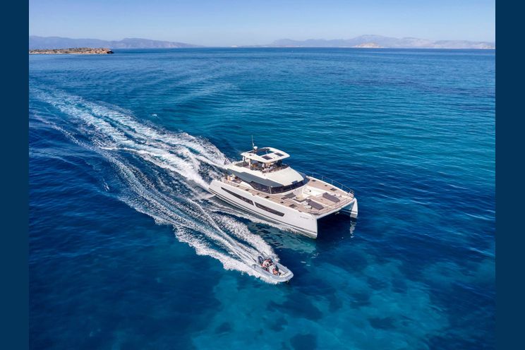 Charter Yacht CHRISTAL MIO - Fountaine Pajot Power 67 - 5 Cabins - Athens - Mykonos - Paros,Santorini,Zakynthos