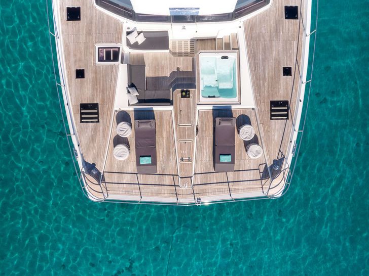 CHRISTAL MIO Fountaine Pajot Power 67 - foredeck CHRISTAL MIO Fountaine Pajot Power 67 - foredeck