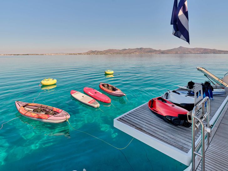CHRISTAL MIO Fountaine Pajot Power 67 - water toys CHRISTAL MIO Fountaine Pajot Power 67 - water toys