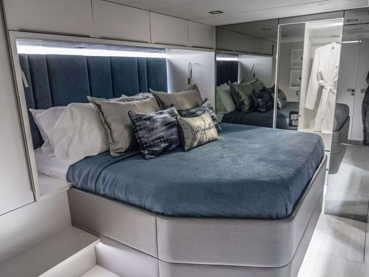 RELENTLESS 60 Sunreef 60 - master cabin RELENTLESS 60 Sunreef 60 - master cabin