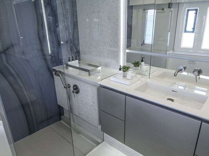 RELENTLESS 60 Sunreef 60 - master cabin bathroom RELENTLESS 60 Sunreef 60 - master cabin bathroom