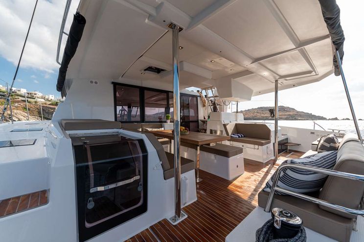 Charter Yacht WHITE CORAL - Fountaine Pajot Saona 47 - 5 cabins - Athens - Paros - Mykonos