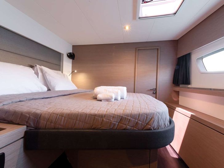 WHITE CORAL - double cabin WHITE CORAL - double cabin