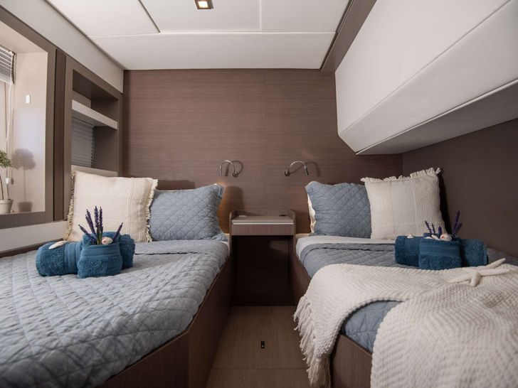 AD ASTRA 5.4 Bali 5.4 - twin cabin AD ASTRA 5.4 Bali 5.4 - twin cabin