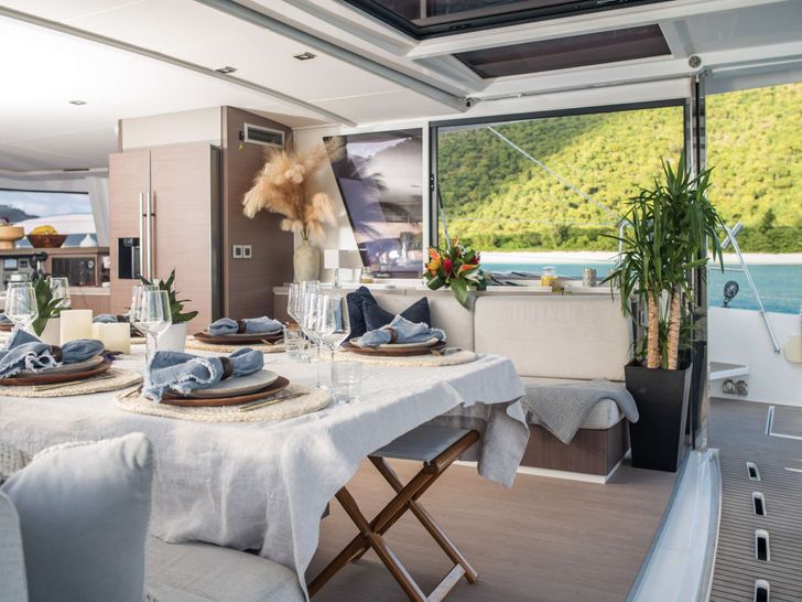 AD ASTRA 5.4 Bali 5.4 - aft deck AD ASTRA 5.4 Bali 5.4 - aft deck