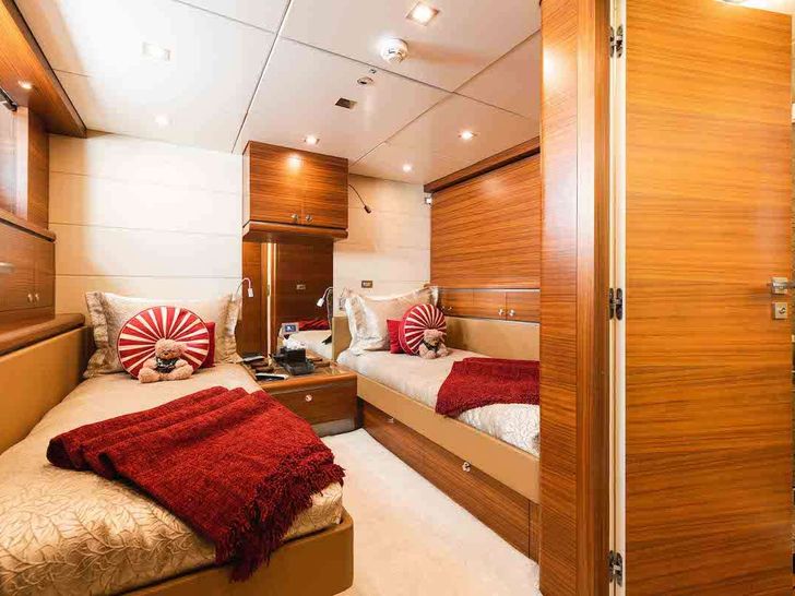 SEA AXIS - Aft Twin Stateroom #2 with Pullman(Separate Staircase)