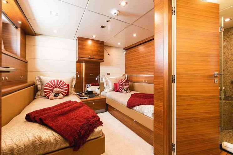 Charter Yacht SEA AXIS - Heesen 125 - 5 Cabins - Nassau - Staniel Cay - Exumas - Bahamas