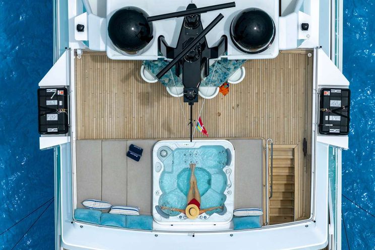 Charter Yacht SEA AXIS - Heesen 125 - 5 Cabins - Nassau - Exumas - Staniel Cay - Bahamas