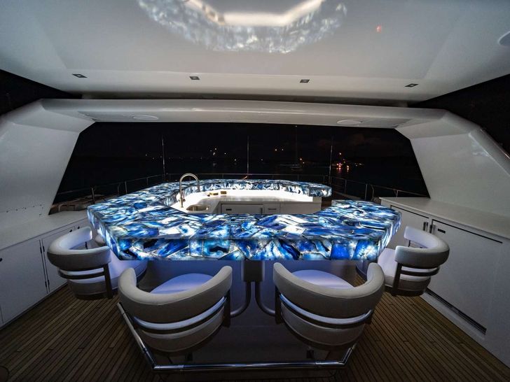 SEA AXIS - Heesen 125,sun deck bar