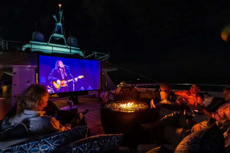 Charter Yacht SEA AXIS - Heesen 125 - 5 Cabins - Nassau - Exumas - Staniel Cay - Bahamas