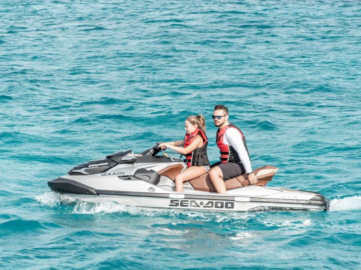 SEA AXIS - Heesen 125,jet ski SEA AXIS - Heesen 125,jet ski