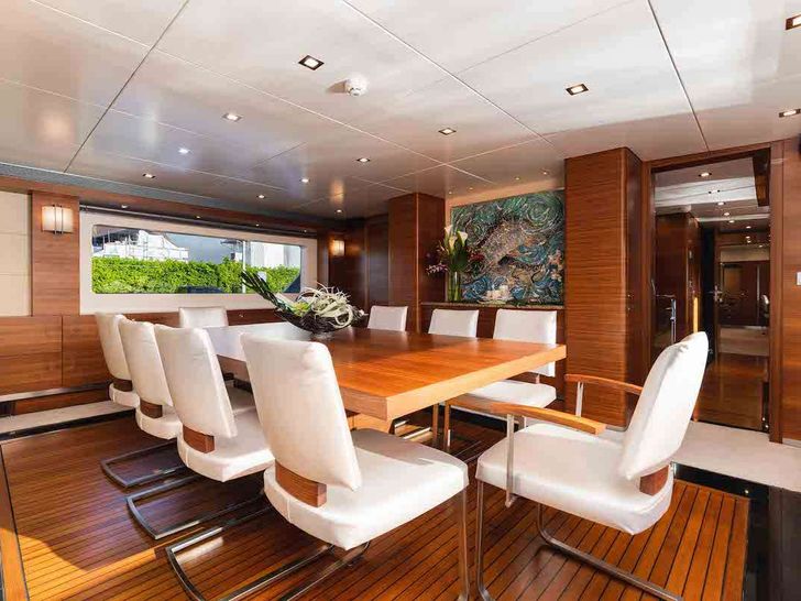 SEA AXIS - Heesen 125,indoor dining area SEA AXIS - Heesen 125,indoor dining area