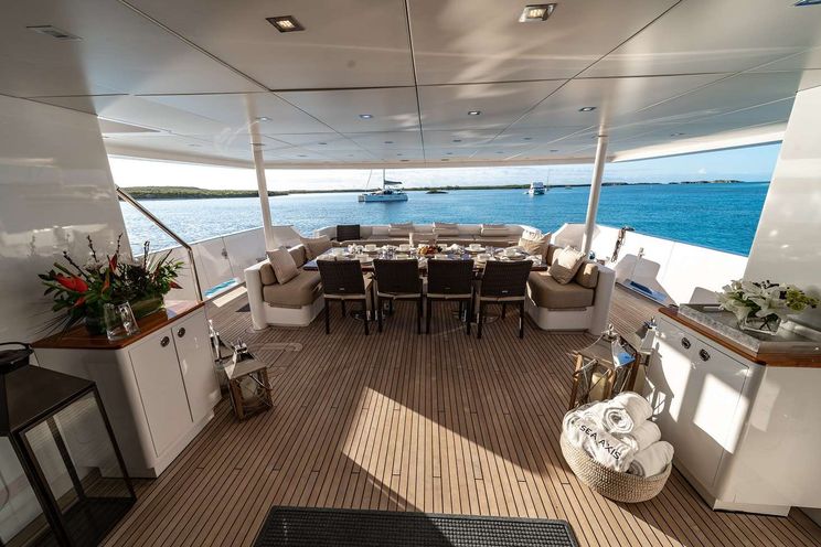 Charter Yacht SEA AXIS - Heesen 125 - 5 Cabins - Nassau - Staniel Cay - Exumas - Bahamas