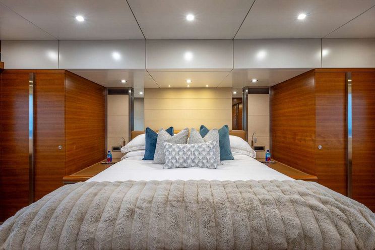 Charter Yacht SEA AXIS - Heesen 125 - 5 Cabins - Nassau - Exumas - Staniel Cay - Bahamas