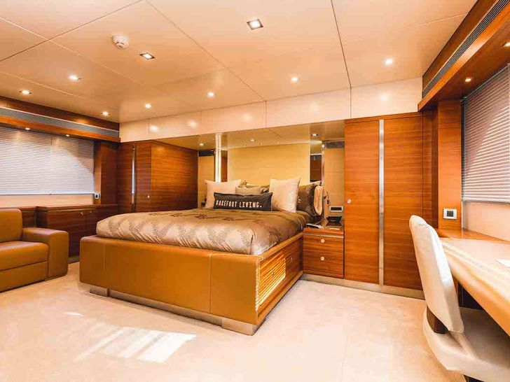 SEA AXIS - Heesen 125,master cabin