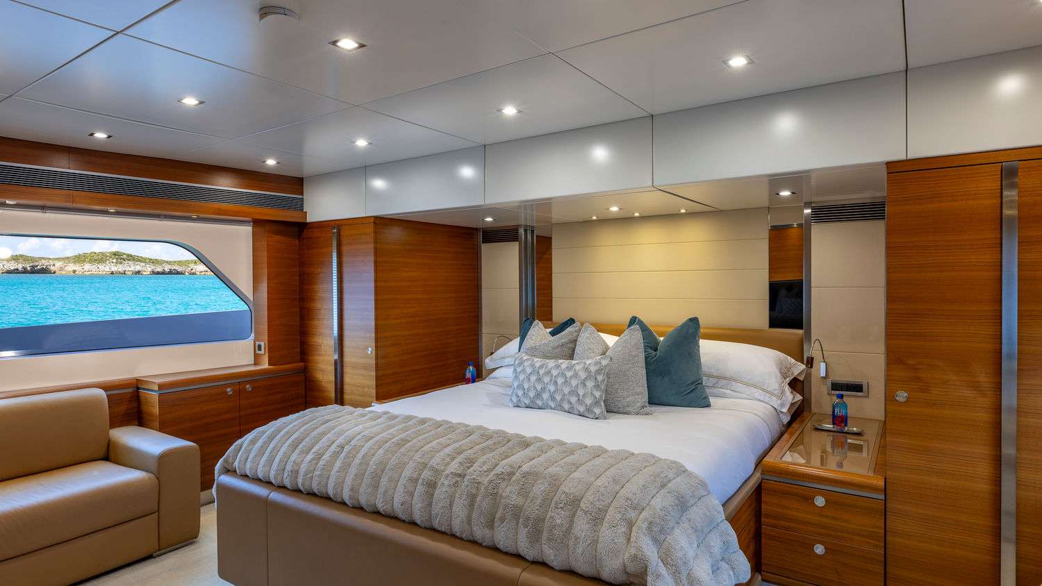 Charter Yacht SEA AXIS - Heesen 125 - 5 Cabins - Nassau - Exumas - Staniel Cay - Bahamas