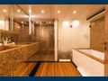 SEA AXIS - Heesen 125,master cabin bathroom
