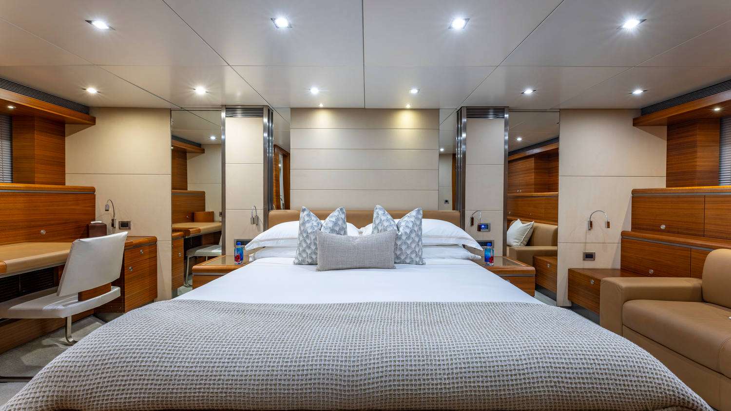 Charter Yacht SEA AXIS - Heesen 125 - 5 Cabins - Nassau - Exumas - Staniel Cay - Bahamas