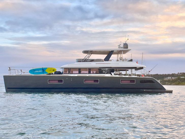 With a length of 64-feet and a 33-foot beam,MARE BLU is astonishingly spacious. There are so many seating and sunning options,guests can always find a private space to relax,or enjoy the party together.The aft deck is 247 square feet,a favorite pl