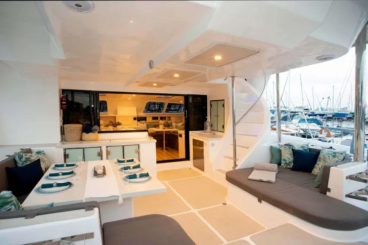 Charter Yacht BAREFEET RETREAT - Royal Cape 57 - 5 Cabins - Tortola - Anegada - Virgin Gorda - British Virgin Islands - Caribbean