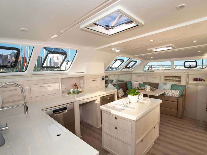 BAREFEET RETREAT Royal Cape 57 - galley BAREFEET RETREAT Royal Cape 57 - galley