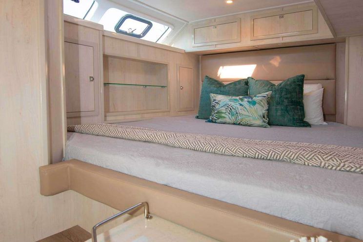 Charter Yacht BAREFEET RETREAT - Royal Cape 57 - 5 Cabins - Tortola - Anegada - Virgin Gorda - British Virgin Islands - Caribbean