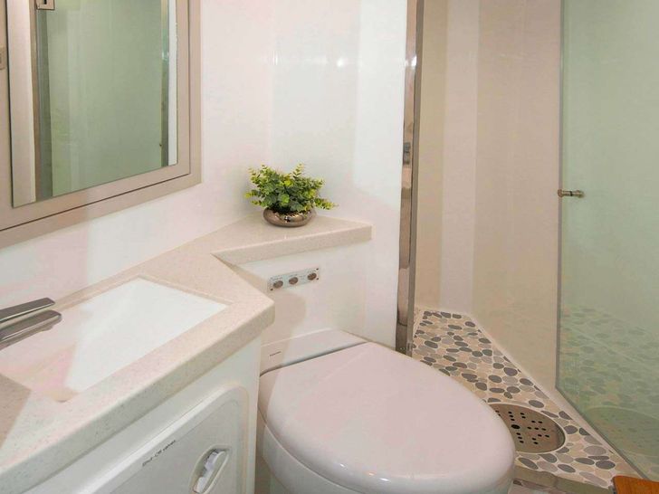 BAREFEET RETREAT Royal Cape 57 - cabin bathroom BAREFEET RETREAT Royal Cape 57 - cabin bathroom