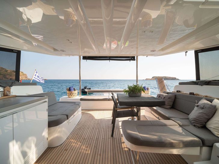 NOMAD II - aft deck seating area NOMAD II - aft deck seating area