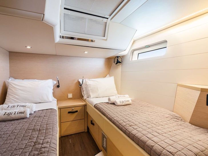 LIFE TIME - Jeanneau 64 - Guest Cabin(convertible bed) LIFE TIME - Jeanneau 64 - Guest Cabin(convertible bed)