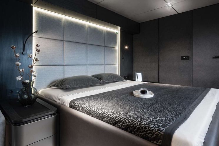 Charter Yacht ALTEYA - Sunreef 70 Power - 4 Cabins - Athens - Mykonos - Paros - Cyclades - Greece