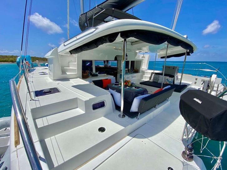 RAPSCALLION - Lagoon 450,aft lounging area RAPSCALLION - Lagoon 450,aft lounging area