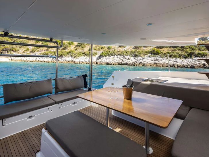 DUFOUR 48 CARAMARAN - Aft Deck DUFOUR 48 CARAMARAN - Aft Deck