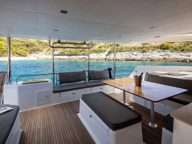DUFOUR 48 CARAMARAN - Aft Deck DUFOUR 48 CARAMARAN - Aft Deck