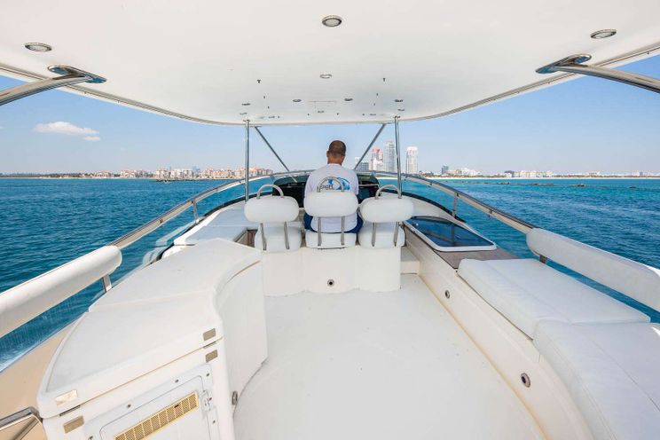 Charter Yacht MAXIMUS - Fairline Squadron 64 - 3 Cabins - Miami,Florida,Bahamas