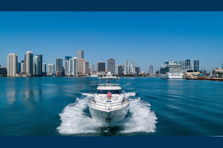 Charter Yacht MAXIMUS - Fairline Squadron 64 - 3 Cabins - Miami,Florida,Bahamas
