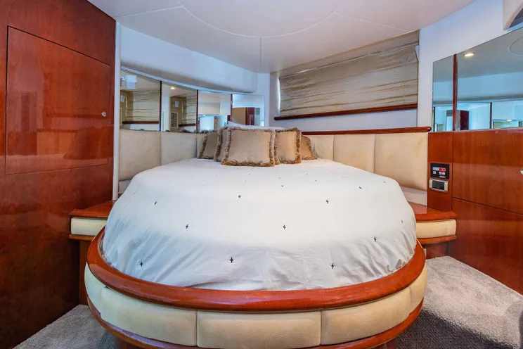 Charter Yacht MAXIMUS - Fairline Squadron 64 - 3 Cabins - Miami,Florida,Bahamas