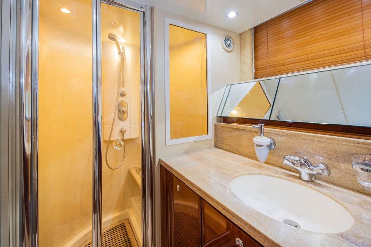 Charter Yacht MAXIMUS - Fairline Squadron 64 - 3 Cabins - Miami,Florida,Bahamas