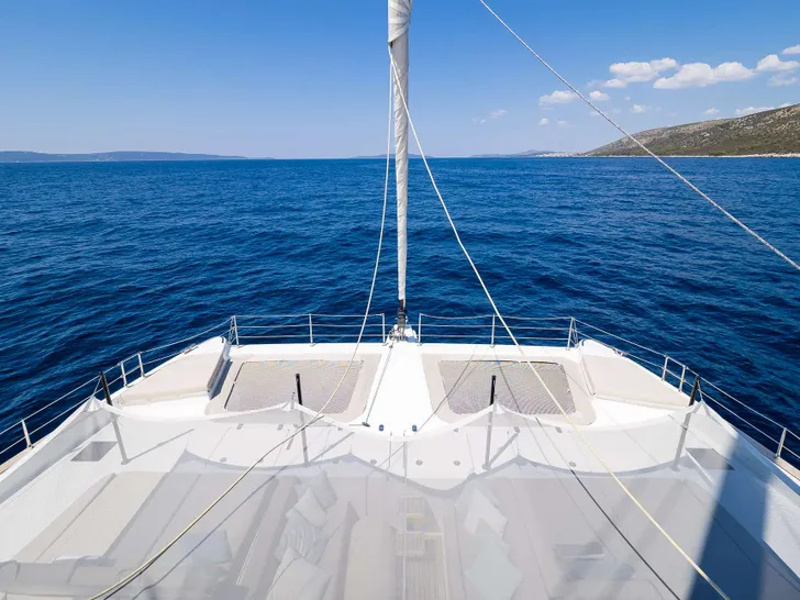 SOLITAIRE Sunreef 50 - foredeck SOLITAIRE Sunreef 50 - foredeck