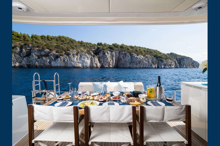 Charter Yacht SOLITAIRE - Sunreef 50 - 4 Cabins - Trogir - Split - Kastela - Dubrovnik