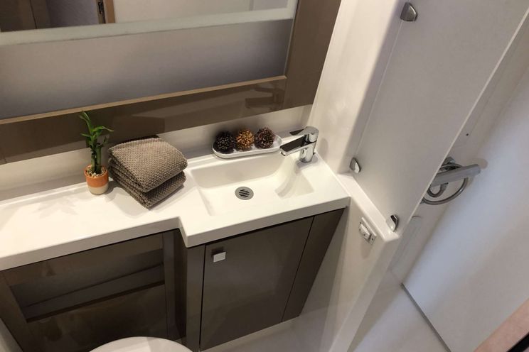 Charter Yacht ABUNDANCE - Fountaine Pajot Helia 44 - 3 Cabins - Tortola - Anegada - Virgin Gorda