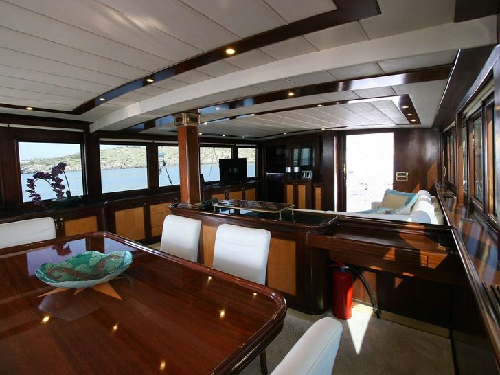CANEREN Mengi Yay 27m - indoor dining area CANEREN Mengi Yay 27m - indoor dining area