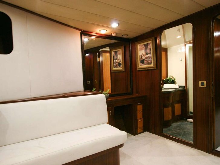 CANEREN Mengi Yay 27m - master cabin seating CANEREN Mengi Yay 27m - master cabin seating