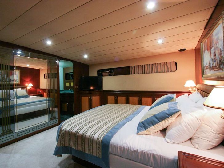 CANEREN Mengi Yay 27m - VIP cabin 1 CANEREN Mengi Yay 27m - VIP cabin 1