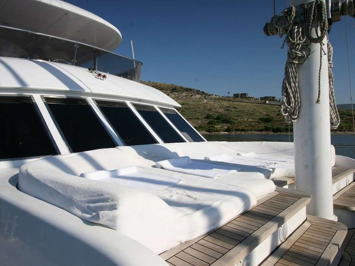 CANEREN Mengi Yay 27m - foredeck CANEREN Mengi Yay 27m - foredeck